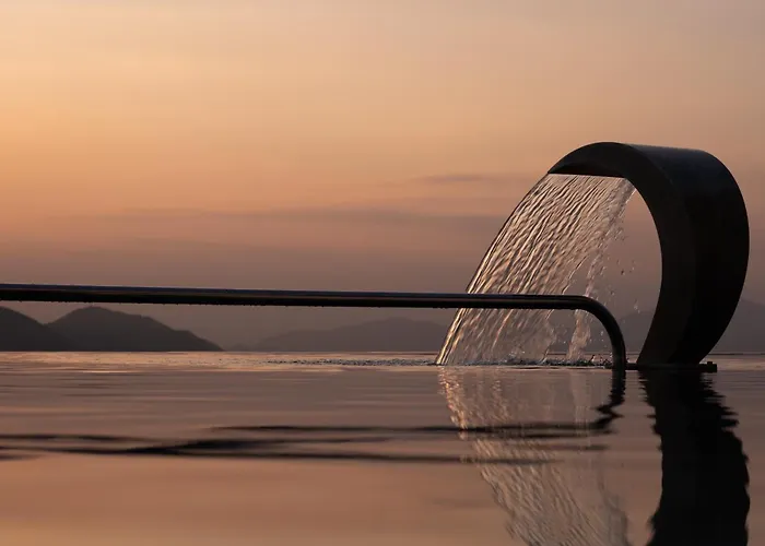 Family Hotel: December Hotel